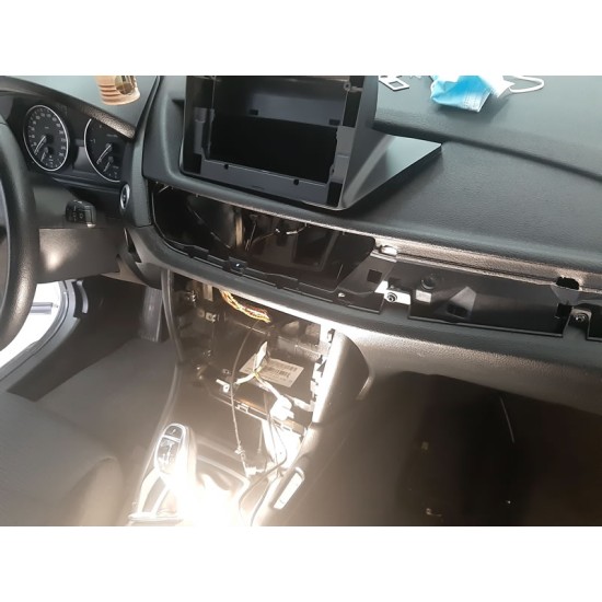 BMW X1 τοποθέτηση οθόνης	